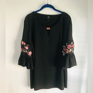 JM Collection Top Butterfly Sleeve XL Black Pink Flowers